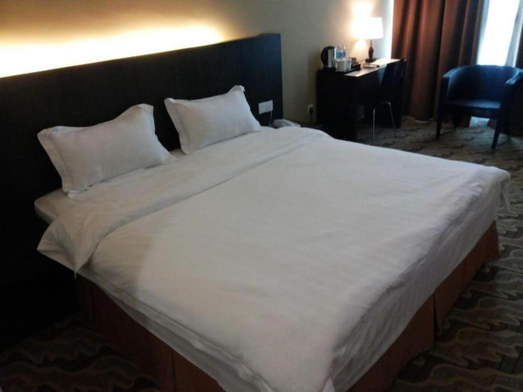 Eminent Hotel Kota Kinabalu Eksteriør bilde