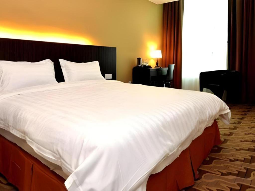Eminent Hotel Kota Kinabalu Eksteriør bilde