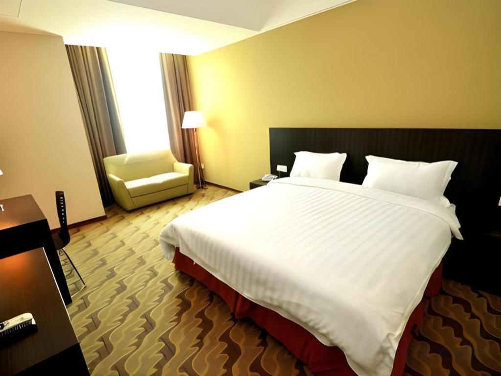 Eminent Hotel Kota Kinabalu Eksteriør bilde