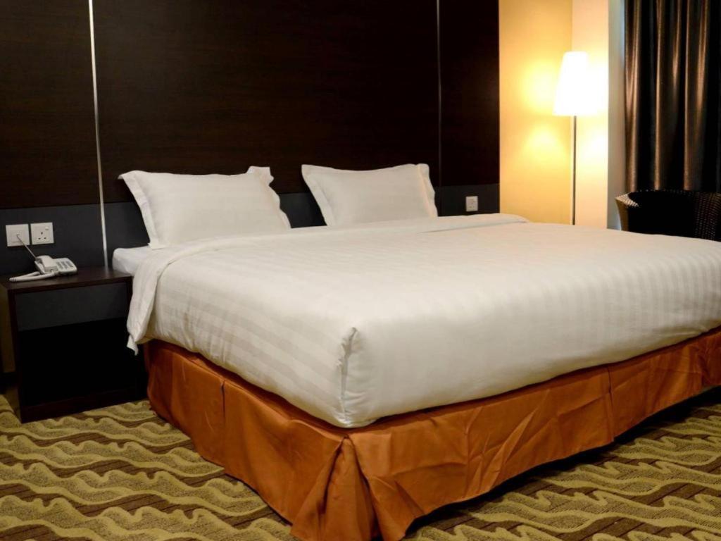 Eminent Hotel Kota Kinabalu Eksteriør bilde