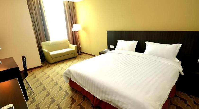 Eminent Hotel Kota Kinabalu Eksteriør bilde