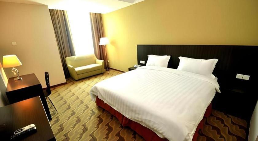 Eminent Hotel Kota Kinabalu Eksteriør bilde