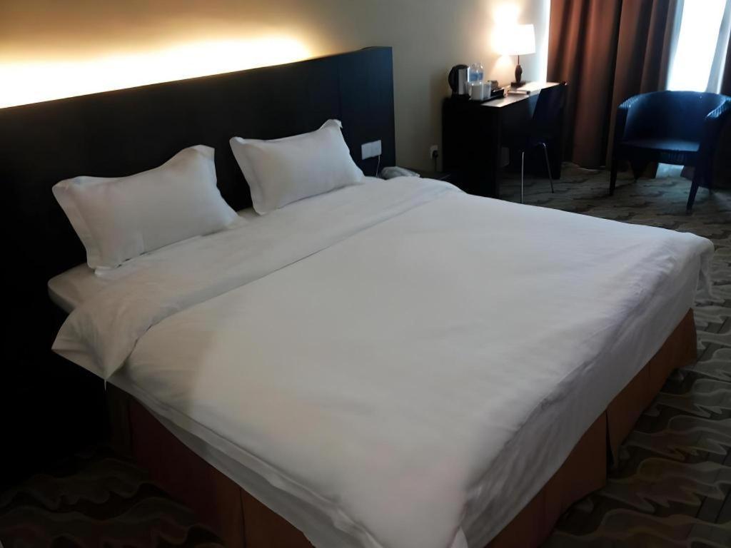 Eminent Hotel Kota Kinabalu Eksteriør bilde